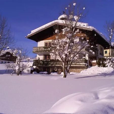 Hirterhuette Familie Gsenger *