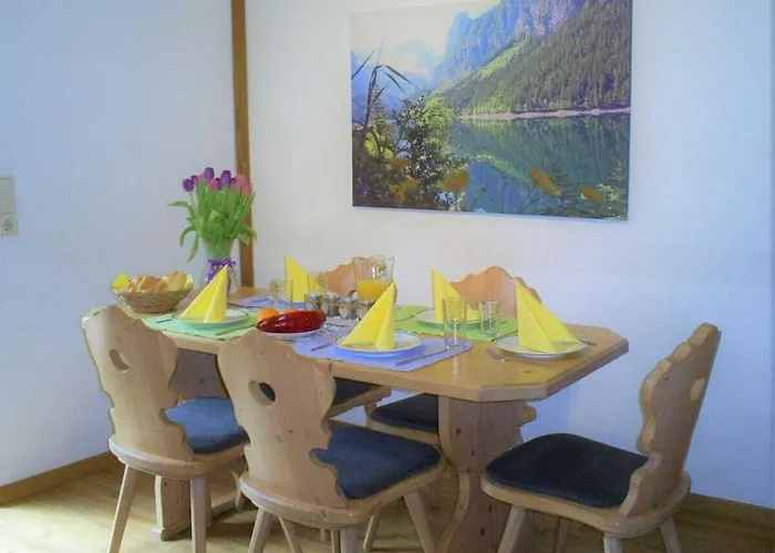 Hirterhuette Familie Gsenger * アプテナウ